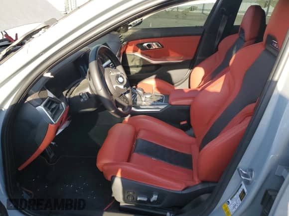 2022 BMW M3 Competition z VIN WBS33AY08NFL94004, wystawiony jako Copart lot #44735735 z przebiegiem Nie podano mil oraz Czysty tytuł • Clean title. Historia ofert i sprzedaży dostępna na DreamBid. Obrazek 7.