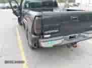 2003 GMC Sierra 1500 SLE z VIN 1GTEK19V53E376057, wystawiony jako IAAI lot #43310919 z przebiegiem Nie podano mil oraz . Historia ofert i sprzedaży dostępna na DreamBid. Obrazek 6.