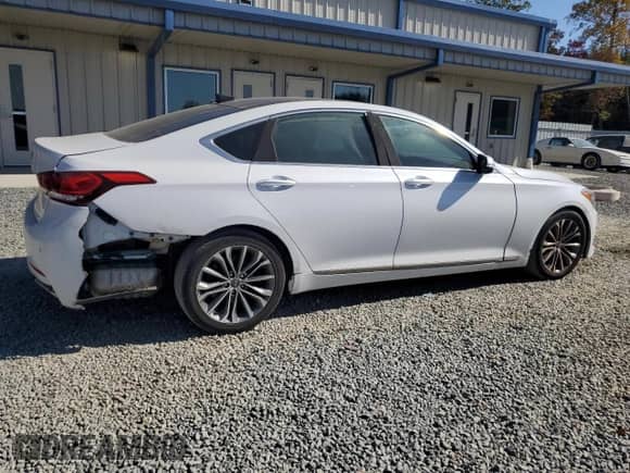 2016 Hyundai Genesis 3.8L z VIN KMHGN4JE9GU135431, wystawiony jako Copart lot #77622764 z przebiegiem 74 543 mil mil oraz Szkoda całkowita • Salvage title. Historia ofert i sprzedaży dostępna na DreamBid. Obrazek 3.