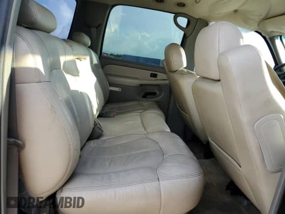 2001 Chevrolet Suburban LT with VIN 3GNGC26U21G119300, listed as a Copart auction lot 68131044 with 147,430 mi miles and Salvage title. Bid and sale history available at DreamBid. Image 11.