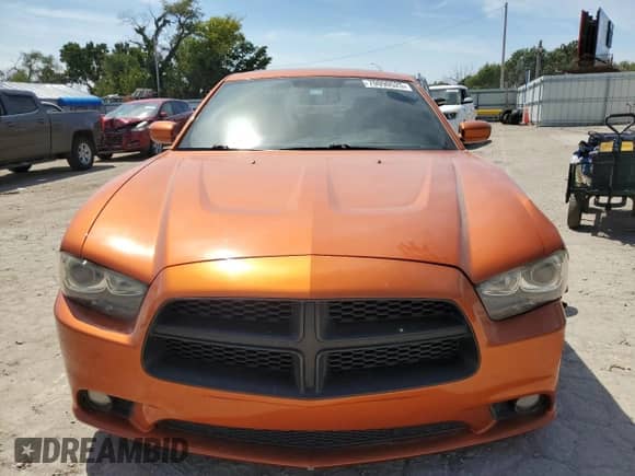 2011 Dodge Charger Road/Track z VIN 2B3CL5CT9BH503565, wystawiony jako Copart lot #70090525 z przebiegiem 137 734 mil mil oraz Szkoda całkowita • Salvage title. Historia ofert i sprzedaży dostępna na DreamBid. Obrazek 5.