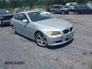2009 BMW 3 Series 328i с VIN WBAWV13579P121585, выставлен на аукционе IAAI как лот 42940721 с пробегом 179 663 миль миль и . История ставок и продаж доступна на DreamBid. Изображение 1.