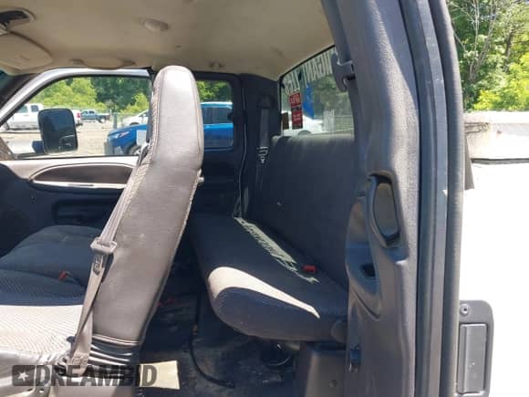 2000 Dodge 2500 with VIN 3B7KC2363YG117137, listed as a IAAI auction lot 42177757 with 202,582 mi miles and . Bid and sale history available at DreamBid. Image 8.