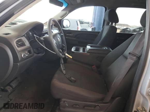 2013 Chevrolet Tahoe Commercial with VIN 1GNLC2E0XDR266045, listed as a Copart auction lot 68174475 with 157,407 mi miles and Salvage title. Bid and sale history available at DreamBid. Image 7.