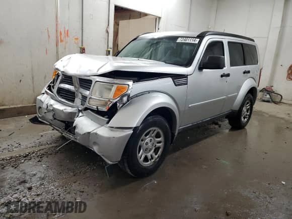 2009 Dodge Nitro SE z VIN 1D8GT28K69W527432, wystawiony jako Copart lot #72401114 z przebiegiem 108 070 mil mil oraz Szkoda całkowita • Salvage title. Historia ofert i sprzedaży dostępna na DreamBid. Obrazek 1.