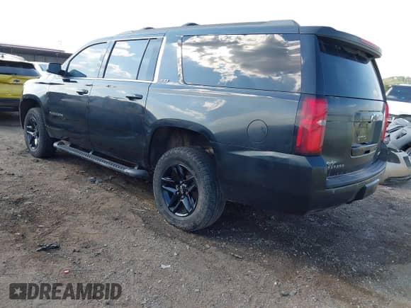 2019 Chevrolet Suburban LT z VIN 1GNSKHKC7KR200369, wystawiony jako IAAI lot #43223036 z przebiegiem Nie podano mil oraz . Historia ofert i sprzedaży dostępna na DreamBid. Obrazek 3.