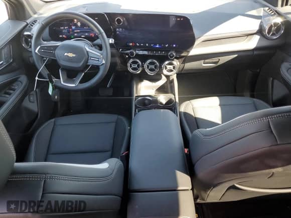 2024 Chevrolet Blazer EV eAWD LT z VIN 3GNKDBRJ7RS215666, wystawiony jako Copart lot #46935665 z przebiegiem 989 mil mil oraz Szkoda całkowita • Salvage title. Historia ofert i sprzedaży dostępna na DreamBid. Obrazek 8.