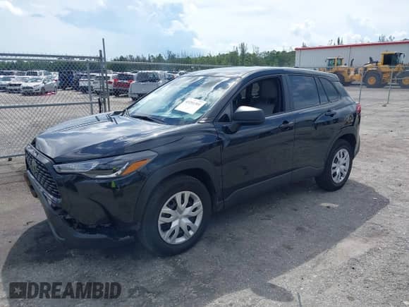 2025 Toyota Corolla Cross L с VIN 7MUAAAAG3SV127091, выставлен на аукционе IAAI как лот 43281301 с пробегом 11 473 миль миль и . История ставок и продаж доступна на DreamBid. Изображение 17.