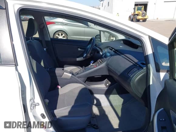2012 Toyota Prius Three with VIN JTDKN3DU5C1569434, listed as a IAAI auction lot 43376845 with 152,536 mi miles and . Bid and sale history available at DreamBid. Image 5.