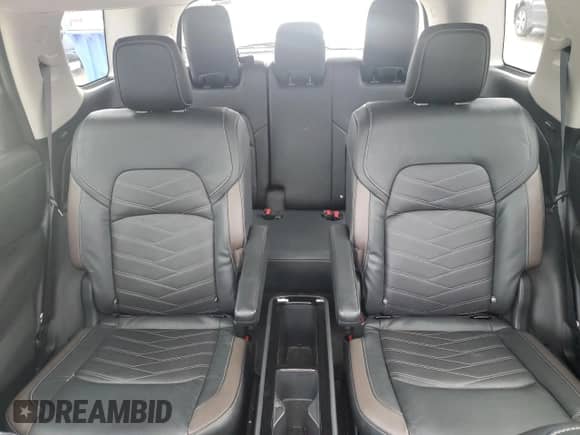 2022 Nissan Pathfinder Platinum z VIN 5N1DR3DH3NC272410, wystawiony jako Copart lot #58962905 z przebiegiem 20 488 mil mil oraz Czysty tytuł • Clean title. Historia ofert i sprzedaży dostępna na DreamBid. Obrazek 10.