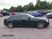 2019 Chrysler 300 Touring с VIN 2C3CCAAG9KH740686, выставлен на аукционе IAAI как лот 43150771 с пробегом 130 142 миль миль и . История ставок и продаж доступна на DreamBid. Изображение 13.