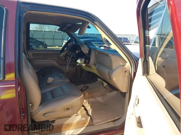 1998 GMC Sierra 1500 с VIN 2GTEK19R0W1515178, выставлен на аукционе IAAI как лот 41423331 с пробегом 250 910 миль миль и . История ставок и продаж доступна на DreamBid. Изображение 5.