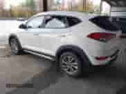 2017 Hyundai Tucson SE z VIN KM8J3CA46HU266668, wystawiony jako IAAI lot #43485409 z przebiegiem 132 509 mil mil oraz . Historia ofert i sprzedaży dostępna na DreamBid. Obrazek 3.