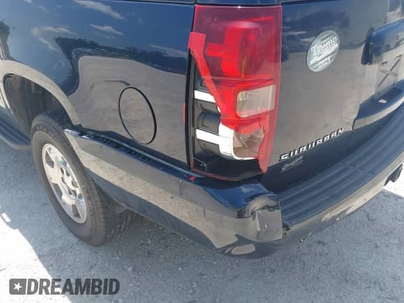 2008 Chevrolet Suburban LTZ z VIN 1GNFK16308R112310, wystawiony jako IAAI lot #42761496 z przebiegiem 257 798 mil mil oraz . Historia ofert i sprzedaży dostępna na DreamBid. Obrazek 6.