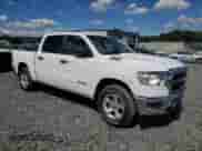 2019 Ram 1500 Tradesman z VIN 1C6SRFGTXKN816549, wystawiony jako Copart lot #71036385 z przebiegiem 180 503 mil mil oraz Czysty tytuł • Clean title. Historia ofert i sprzedaży dostępna na DreamBid. Obrazek 4.