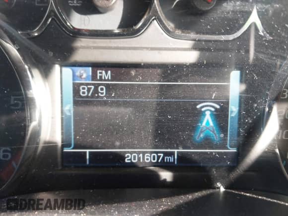 2015 Chevrolet Silverado 1500 LT z VIN 3GCUKREC5FG426757, wystawiony jako IAAI lot #43444249 z przebiegiem 201 607 mil mil oraz . Historia ofert i sprzedaży dostępna na DreamBid. Obrazek 14.