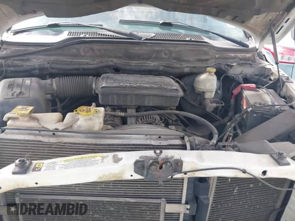 2007 Dodge 1500 ST z VIN 1D7HU16P17J575977, wystawiony jako IAAI lot #41726214 z przebiegiem 228 998 mil mil oraz . Historia ofert i sprzedaży dostępna na DreamBid. Obrazek 10.