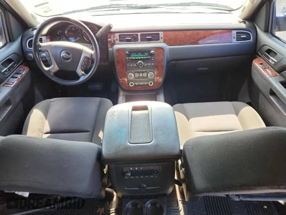 2011 Chevrolet Suburban LS with VIN 1GNSKHE37BR244285, listed as a Copart auction lot 84466945 with 161,342 mi miles and Salvage title. Bid and sale history available at DreamBid. Image 8.