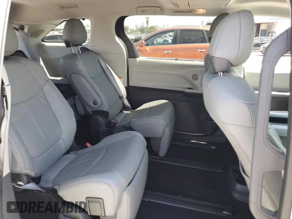 2024 Toyota Sienna Limited с VIN 5TDZRKEC1RS187559, выставлен на аукционе Copart как лот 67304034 с пробегом 17 947 миль миль и Списание • Salvage title. История ставок и продаж доступна на DreamBid. Изображение 11.