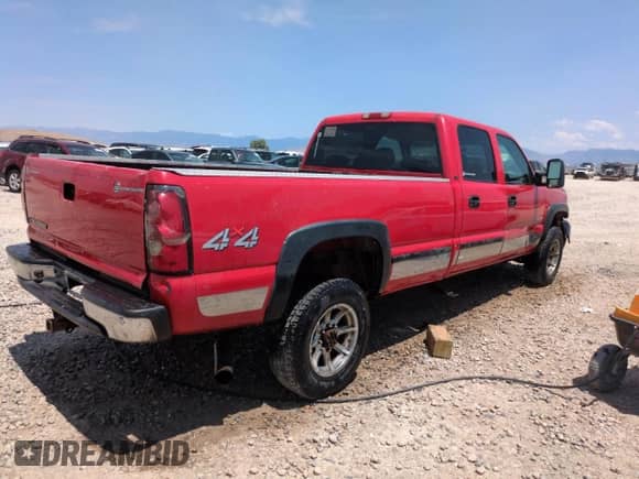 2007 Chevrolet Silverado 3500 SRW Wrk Trk z VIN 1GCHK33D97F126684, wystawiony jako Copart lot #62130915 z przebiegiem 372 194 mil mil oraz Szkoda całkowita • Salvage title. Historia ofert i sprzedaży dostępna na DreamBid. Obrazek 3.