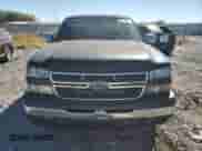 2006 Chevrolet Silverado 1500 Work Truck z VIN 1GCEC19X86Z288146, wystawiony jako Copart lot #91110165 z przebiegiem 337 899 mil mil oraz Czysty tytuł • Clean title. Historia ofert i sprzedaży dostępna na DreamBid. Obrazek 5.