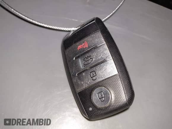 2018 Kia Sorento EX z VIN 5XYPHDA51JG401383, wystawiony jako IAAI lot #42321609 z przebiegiem 111 515 mil mil oraz . Historia ofert i sprzedaży dostępna na DreamBid. Obrazek 11.