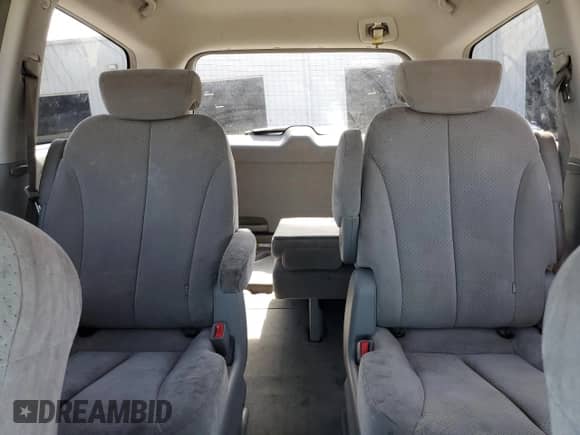 2007 Hyundai Entourage GLS с VIN KNDMC233976035993, выставлен на аукционе Copart как лот 47188275 с пробегом 241 369 миль миль и Списание • Salvage title. История ставок и продаж доступна на DreamBid. Изображение 10.