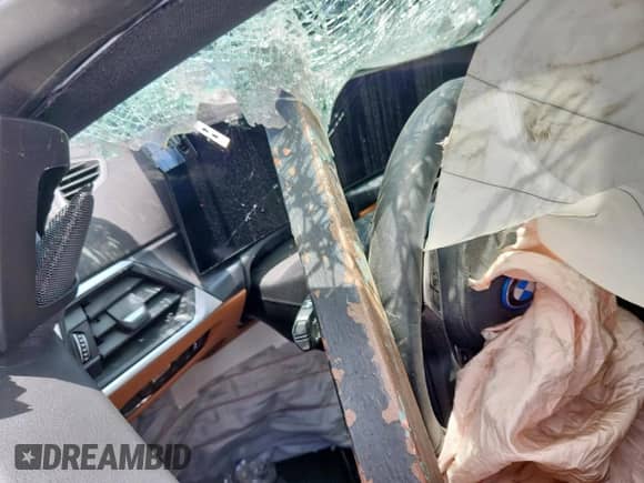 2024 BMW i4 M50 with VIN WBY33AW08RFS70460, listed as a Copart auction lot 61729465 with Not provided miles and Non repairable. Bid and sale history available at DreamBid. Image 9.