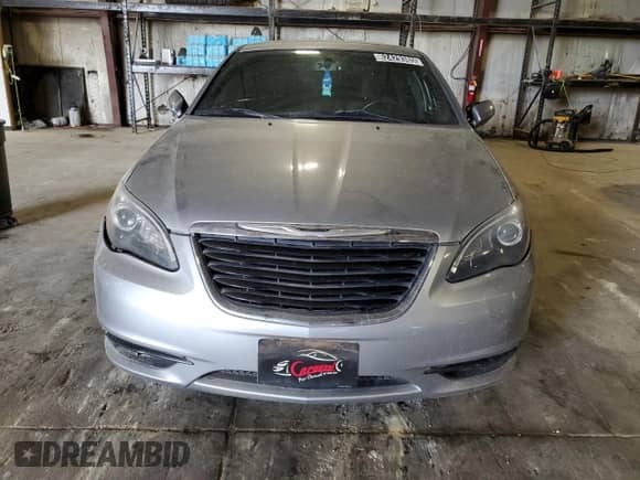 2014 Chrysler 200 Touring with VIN 1C3CCBBG8EN151662, listed as a Copart auction lot 62429385 with 145,979 mi miles and Clean title. Bid and sale history available at DreamBid. Image 5.