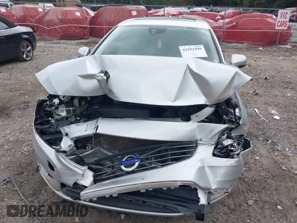 2015 Volvo S60 T5 Drive-E Premier z VIN YV126MFK4F1343110, wystawiony jako IAAI lot #43292498 z przebiegiem 59 841 mil mil oraz . Historia ofert i sprzedaży dostępna na DreamBid. Obrazek 6.