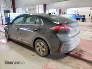 2017 Hyundai Ioniq SEL с VIN KMHC75LC0HU053776, выставлен на аукционе Copart как лот 72604302 с пробегом 138 273 миль миль и . История ставок и продаж доступна на DreamBid. Изображение 2.