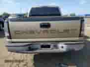 2005 Chevrolet Silverado 1500 Work Truck z VIN 1GCEC19V25Z222771, wystawiony jako Copart lot #81264215 z przebiegiem 179 441 mil mil oraz Czysty tytuł • Clean title. Historia ofert i sprzedaży dostępna na DreamBid. Obrazek 6.