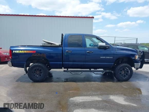 2004 Dodge 2500 SLT with VIN 1D7KU28D24J177641, listed as a IAAI auction lot 42071244 with 248,147 mi miles and . Bid and sale history available at DreamBid. Image 13.