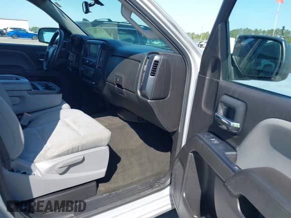 2017 Chevrolet Silverado 1500 Custom с VIN 1GCRCPEC6HZ290147, выставлен на аукционе IAAI как лот 42013613 с пробегом 179 079 миль миль и . История ставок и продаж доступна на DreamBid. Изображение 5.