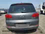 2013 Volkswagen Tiguan SE z VIN WVGAV3AXXDW606925, wystawiony jako Copart lot #64238585 z przebiegiem 131 779 mil mil oraz Szkoda całkowita • Salvage title. Historia ofert i sprzedaży dostępna na DreamBid. Obrazek 6.