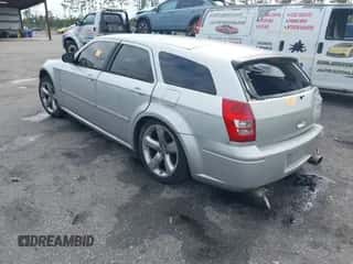 2005 Dodge Magnum RT with VIN 2D4GV58225H613973, listed as a IAAI auction lot 43385974 with 156,042 mi miles and . Bid and sale history available at DreamBid. Image 3.