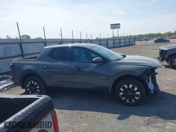 2025 Hyundai Santa Cruz SE с VIN 5NTJA4DE2SH133252, выставлен на аукционе IAAI как лот 41913330 с пробегом 6 897 миль миль и . История ставок и продаж доступна на DreamBid. Изображение 14.