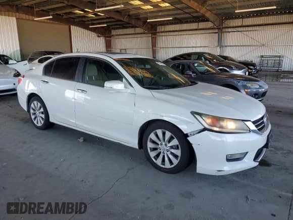 2013 Honda Accord EX-L с VIN 1HGCR2F83DA147555, выставлен на аукционе Copart как лот 82640385 с пробегом 187 744 миль миль и Списание • Salvage title. История ставок и продаж доступна на DreamBid. Изображение 4.