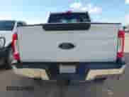 2019 Ford F-250 XL z VIN 1FT7X2B67KED93380, wystawiony jako IAAI lot #43143387 z przebiegiem 132 060 mil mil oraz . Historia ofert i sprzedaży dostępna na DreamBid. Obrazek 16.