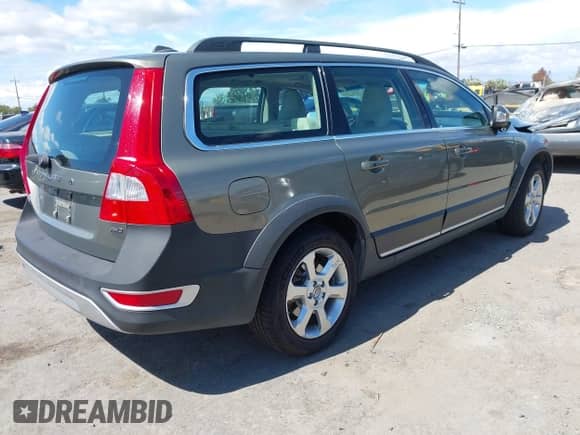 2011 Volvo XC70 3.2L с VIN YV4940BZ1B1101582, выставлен на аукционе IAAI как лот 43183011 с пробегом 45 684 миль миль и . История ставок и продаж доступна на DreamBid. Изображение 4.