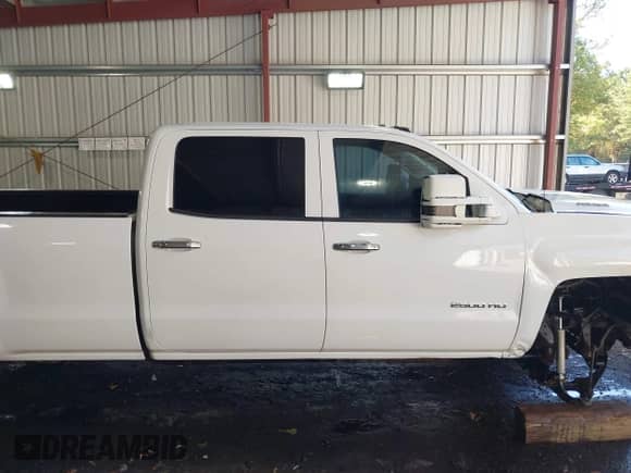2015 Chevrolet Silverado 2500HD Work Truck с VIN 1GC1KUE88FF175767, выставлен на аукционе IAAI как лот 43463710 с пробегом 267 000 миль миль и . История ставок и продаж доступна на DreamBid. Изображение 14.