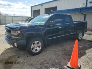 2018 Chevrolet Silverado 1500 LT z VIN 3GCUKREC4JG480415, wystawiony jako Copart lot #50585445 z przebiegiem 87 644 mil mil oraz Szkoda całkowita • Salvage title. Historia ofert i sprzedaży dostępna na DreamBid. Obrazek 1.