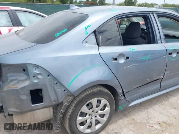 2021 Toyota Corolla LE с VIN JTDEPMAE8MJ163336, выставлен на аукционе IAAI как лот 42836489 с пробегом 90 641 миль миль и . История ставок и продаж доступна на DreamBid. Изображение 19.