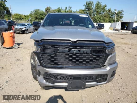 2025 Ram 1500 Big Horn z VIN 1C6SRFFP4SN556606, wystawiony jako Copart lot #71641445 z przebiegiem 15 866 mil mil oraz Szkoda całkowita • Salvage title. Historia ofert i sprzedaży dostępna na DreamBid. Obrazek 5.