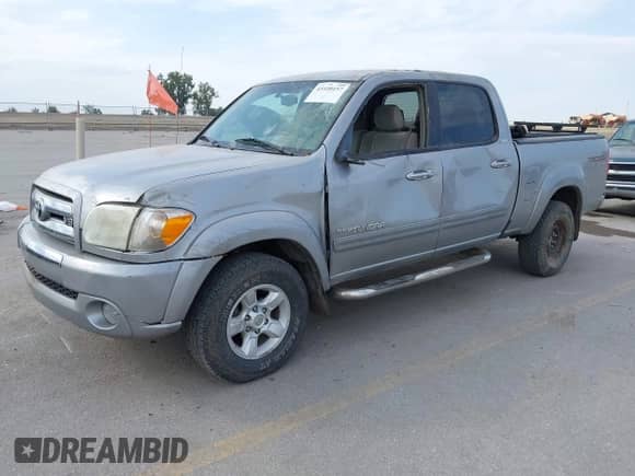 2006 Toyota Tundra SR5 z VIN 5TBDT441X6S526105, wystawiony jako IAAI lot #43320157 z przebiegiem 103 760 mil mil oraz . Historia ofert i sprzedaży dostępna na DreamBid. Obrazek 2.