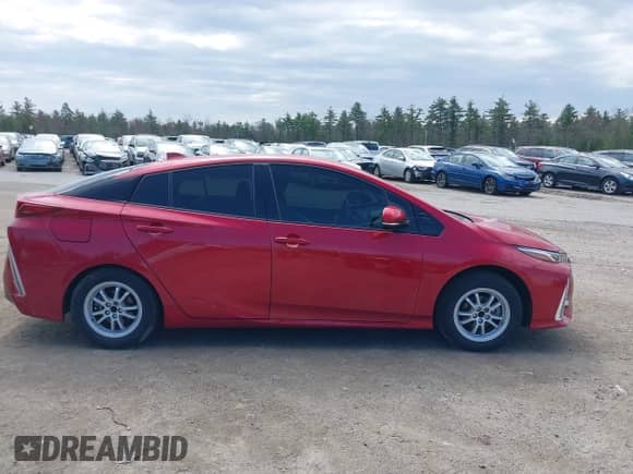 2018 Toyota Prius Plus z VIN JTDKARFP0J3077479, wystawiony jako IAAI lot #42062334 z przebiegiem 23 388 mil mil oraz . Historia ofert i sprzedaży dostępna na DreamBid. Obrazek 13.