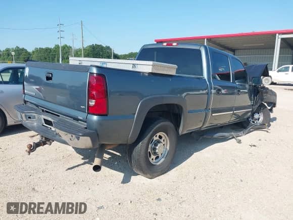 2007 Chevrolet Silverado 2500HD LT1 with VIN 1GCHC23D47F182121, listed as a IAAI auction lot 42391200 with Not provided miles and . Bid and sale history available at DreamBid. Image 4.
