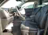 2025 Kia Sorento EX z VIN KNDRHDJG4S5288842, wystawiony jako Copart lot #58067335 z przebiegiem 5 172 mil mil oraz Szkoda całkowita • Salvage title. Historia ofert i sprzedaży dostępna na DreamBid. Obrazek 7.