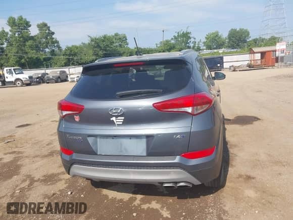 2017 Hyundai Tucson Sport с VIN KM8J33A23HU331670, выставлен на аукционе IAAI как лот 42811336 с пробегом 74 404 миль миль и . История ставок и продаж доступна на DreamBid. Изображение 17.