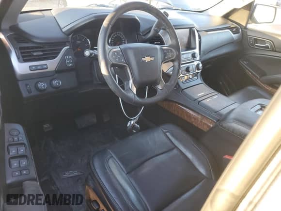 2019 Chevrolet Suburban Premier с VIN 1GNSKJKC5KR234298, выставлен на аукционе Copart как лот 88719665 с пробегом Не указан миль и Списание • Salvage title. История ставок и продаж доступна на DreamBid. Изображение 8.
